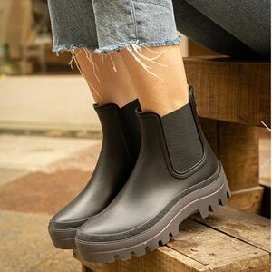 Igor‎ Women's Soul Water Rain Rubber
Black Boots Sz 10 Made in Spain